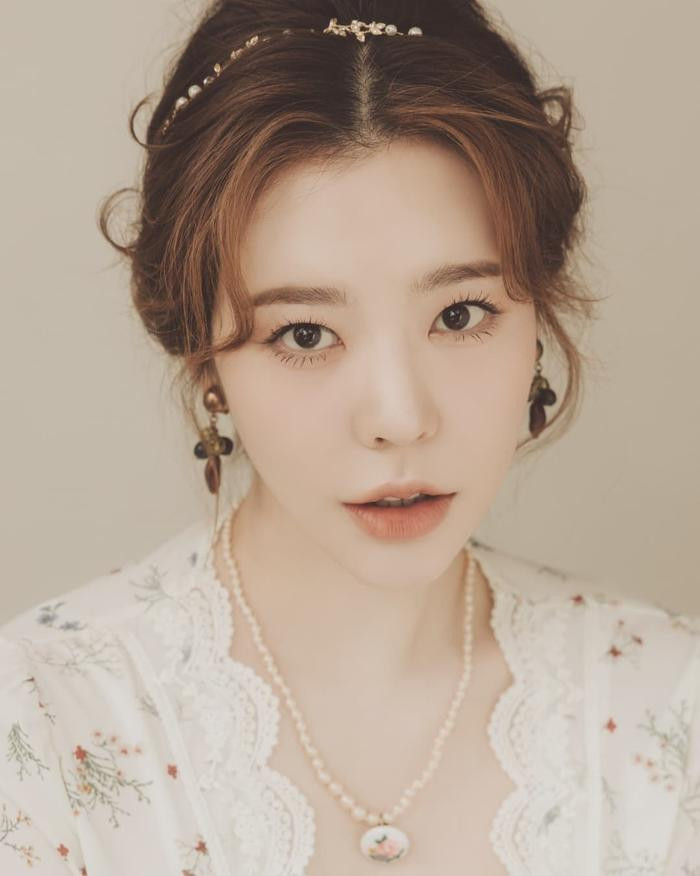 Bắt đầu được SM &quot;chiêu mộ&quot; trở thành thực tập sinh và ra mắt cùng SNSD vào năm 2007, quyết định này của Sunny đã kết thúc 16 năm dưới ngôi nhà chung của SM Entertainment.