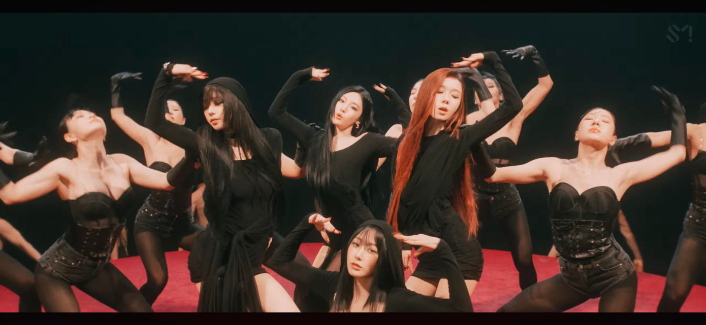 Vũ đạo trở nên mãn nhãn hơn nhờ góc quay tốt. Vũ đạo trở nên mãn nhãn hơn nhờ góc quay tốt.