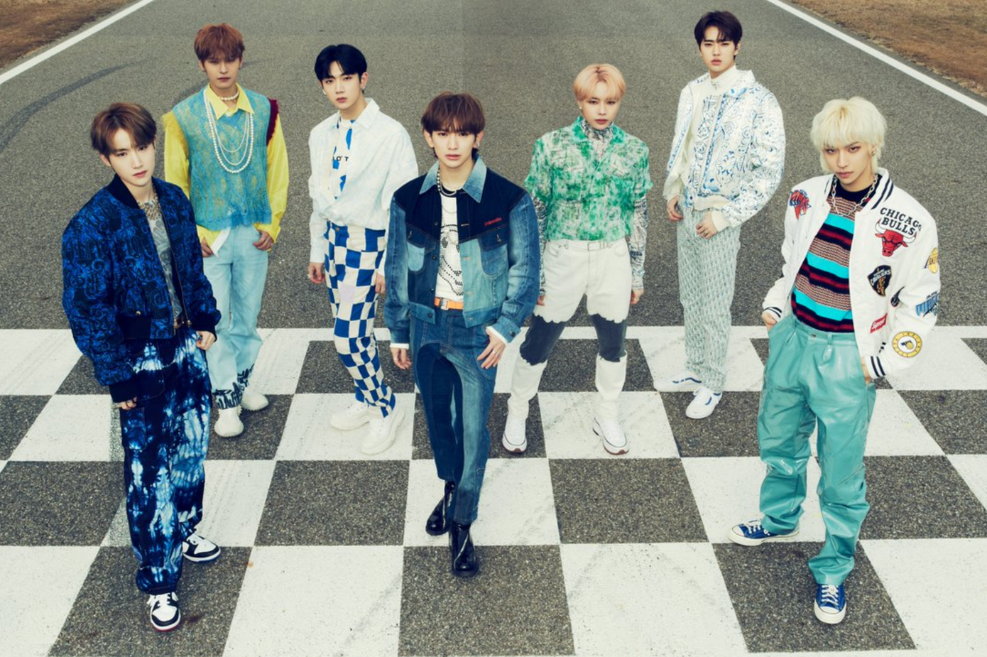 Trước đó, Yuehua Entertainment còn phải khóa fan café của TEMPEST bởi có nhiều người được cho là không phải fan nhóm lợi dụng câu hỏi kiểm duyệt dễ để chiếm ghế tại khán đài cho fan TEMPEST. Trước đó, Yuehua Entertainment còn phải khóa fan café của TEMPEST bởi có nhiều người được cho là không phải fan nhóm lợi dụng câu hỏi kiểm duyệt dễ để chiếm ghế tại khán đài cho fan TEMPEST.