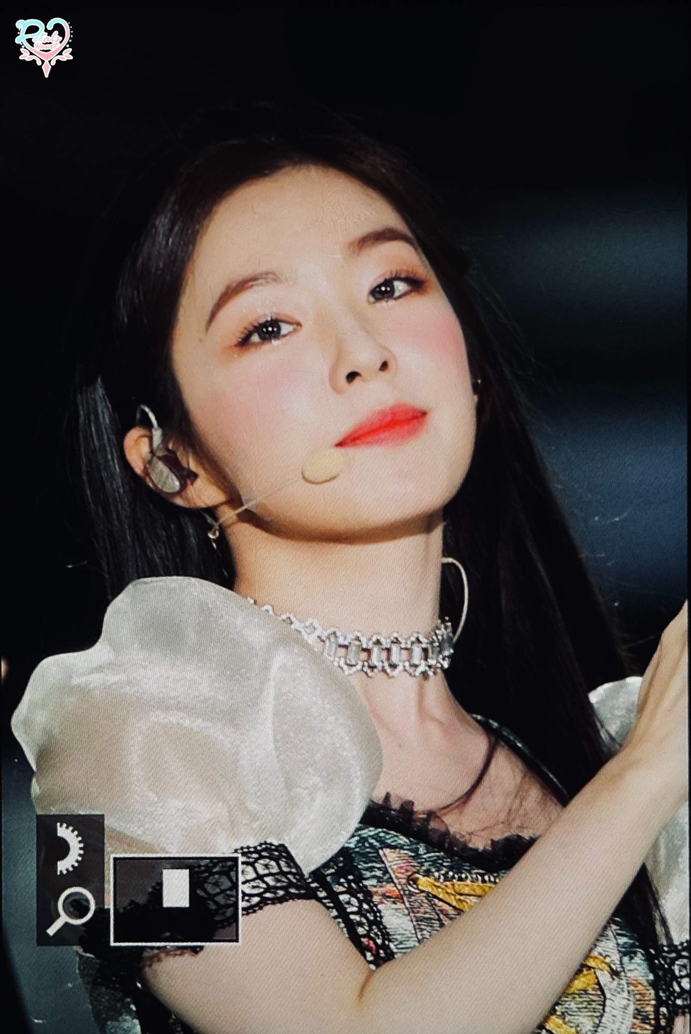 Irene chính thức được "tái sinh" và mở ra "kỷ nguyên" visual mới. Irene chính thức được "tái sinh" và mở ra "kỷ nguyên" visual mới.