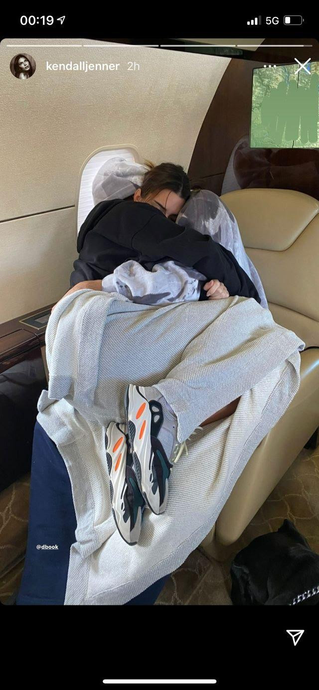 Kendall đăng Instagram Story chúc mừng ngày kỷ niệm 1 năm bên nhau với Devin Booker.