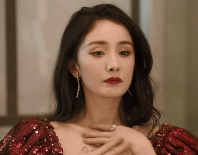 Vai diễn của Dương Mịch lần này bị đánh giá là quá thiếu chiều sâu về mặt cảm xúc, chỉ cố "gồng" để thể hiện sự bá đạo nhưng bất thành. Vai diễn của Dương Mịch lần này bị đánh giá là quá thiếu chiều sâu về mặt cảm xúc, chỉ cố "gồng" để thể hiện sự bá đạo nhưng bất thành.