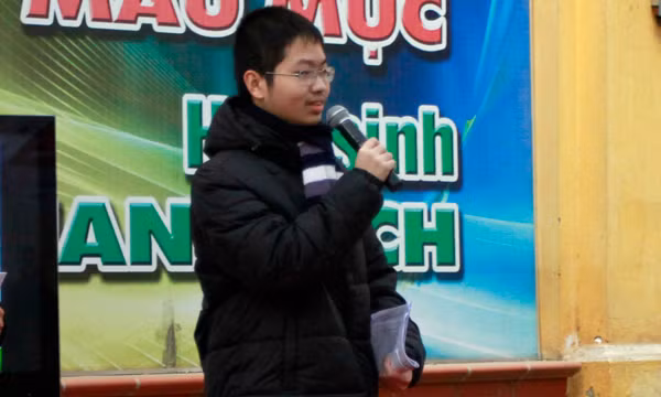 Trên sân khấu, Hải Đăng cho rằng, trước tiên các bạn học sinh cần làm đầy đủ bài tập trong sách giáo khoa, sách nâng cao... ; phải có tính cẩn thận