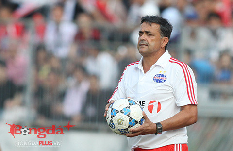 Cựu HLV B.Bình Dương làm 'phó tướng' cho Mourinho ở M.U ảnh 1