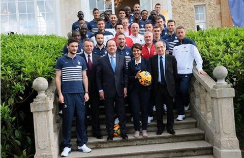 Tổng thống Pháp úy lạo đội chủ nhà trước EURO 2016 ảnh 1