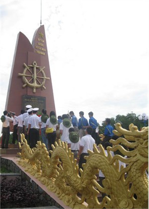 Đoàn hành trình dâng hương tại bến Lộc An (Bà Rịa – Vũng Tàu)