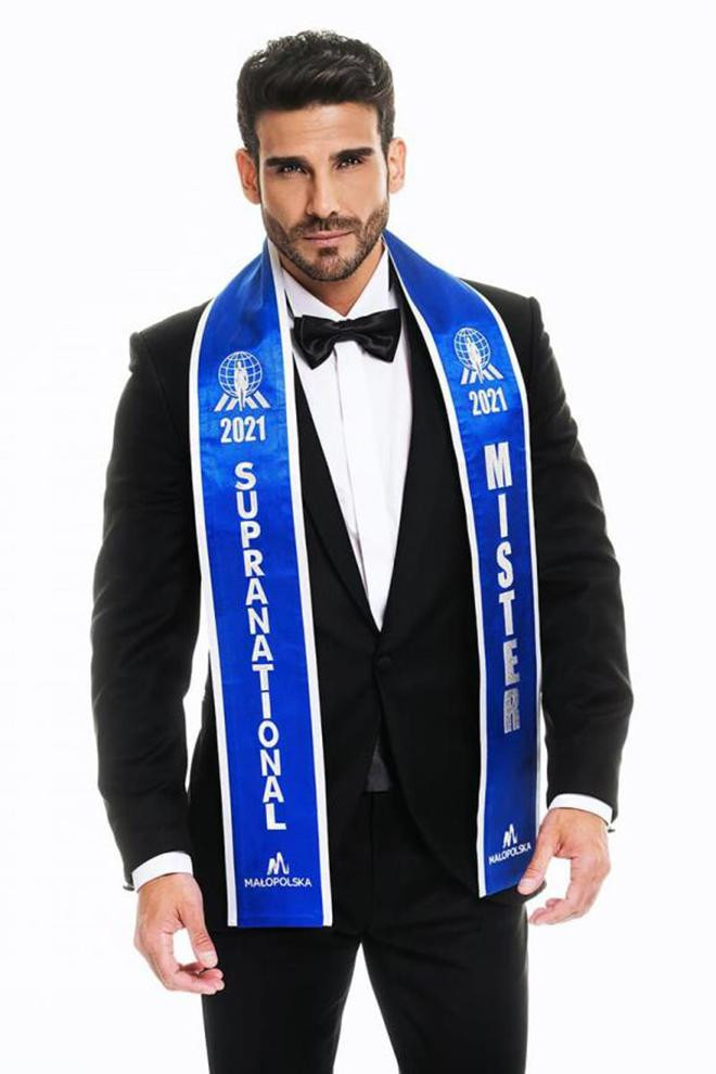 Varo Vargas đăng quang Nam vương Siêu quốc gia 2021.