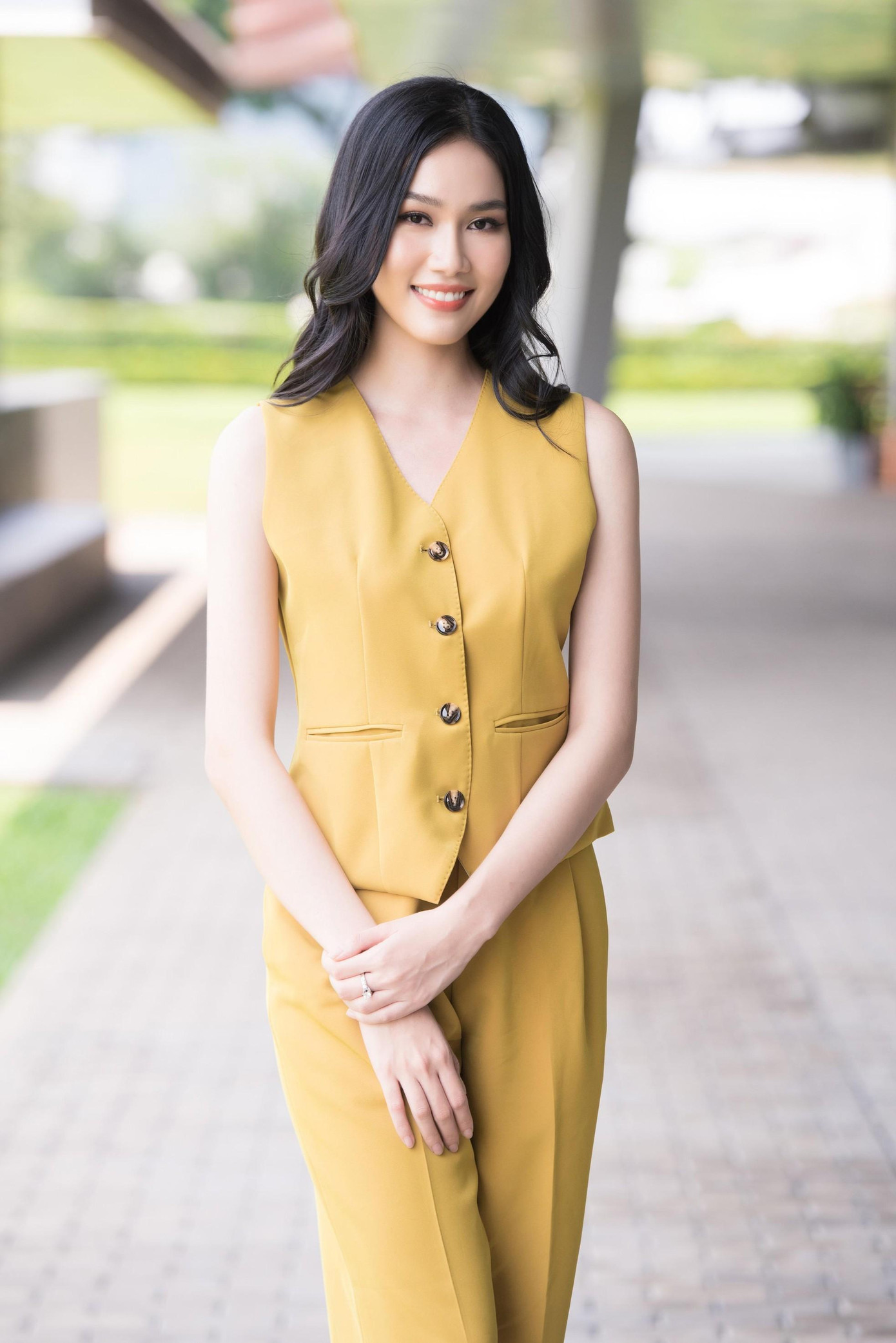 Phạm Ngọc Phương Anh là một trong những nàng hậu được fans ngưỡng mộ bởi trình độ ngoại ngữ 'đỉnh của chóp'. Người đẹp có đến 2 chứng chỉ ngoại ngữ IELTS 8.0, DELF C1 của tiếng Pháp (tương đương IELTS 8.0). Không những thế, để chuẩn bị cho cuộc thi Hoa hậu Quốc tế, Á hậu Phương Anh đã tích cực học tiếng Nhật và khiến fans bất ngờ khi có thể giao tiếp thuần thục bằng ngôn ngữ này chỉ sau một thời gian ngắn.