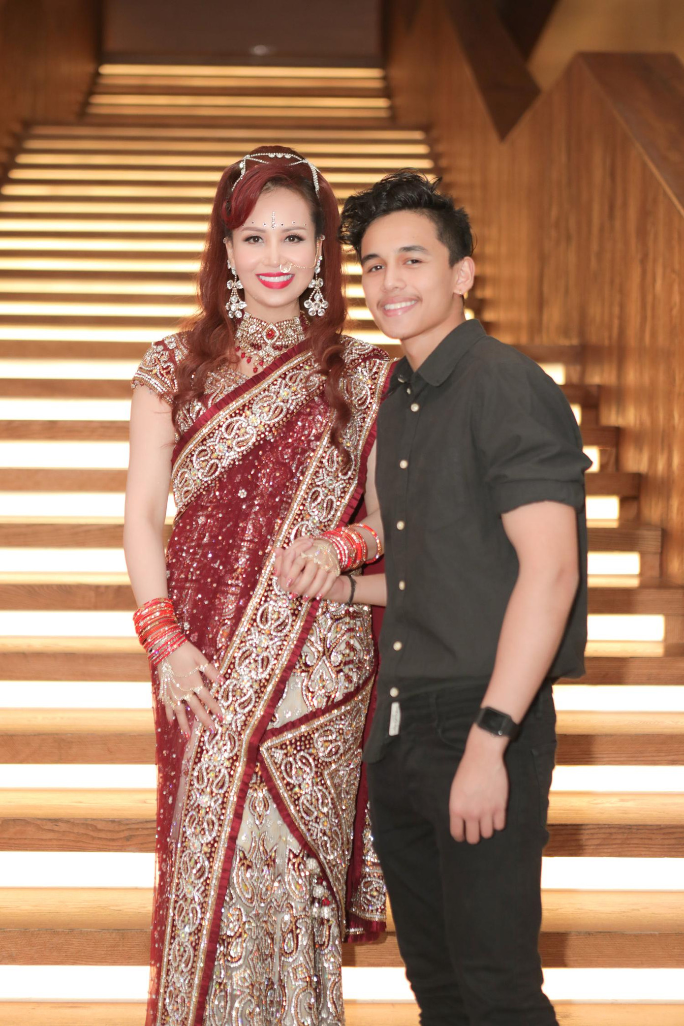 Nói về cuộc hôn nhân 29 năm hạnh phúc, Diệu Hoa từng tự hào chia sẻ: “Tôi phải cảm ơn cuộc thi Hoa hậu Việt Nam vì đã cho tôi được gặp Maneesh. Tôi nghĩ, điều quan trọng nhất gắn kết tôi và anh là tình cảm. Vật chất rồi cũng mất đi, chỉ có tình yêu còn lại. Hôn nhân phải được nuôi dưỡng bằng tình yêu giữa hai người. Tôi luôn biết ơn dư luận đã dành cho tôi nhiều thiện cảm, nhiều nhận xét tốt đẹp và coi đó là sự khích lệ để tôi chú ý tự hoàn thiện mình. Tôi nghĩ mỗi người một duyên phận và tôi hài lòng với những gì mình đang có".