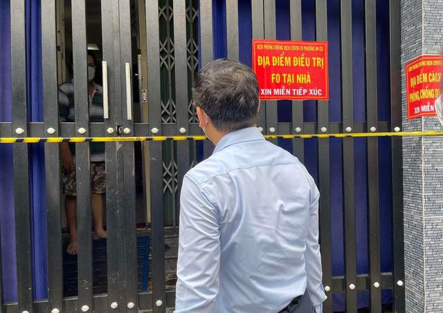 Phó Cục trưởng Cục Quản lý Khám chữa bệnh Vương Ánh Dương kiểm tra việc điều trị F0 tại nhà ở Cần Thơ Phó Cục trưởng Cục Quản lý Khám chữa bệnh Vương Ánh Dương kiểm tra việc điều trị F0 tại nhà ở Cần Thơ