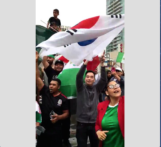 CĐV Mexico mở tiệc ăn mừng Hàn Quốc tiễn Đức về nước ảnh 6