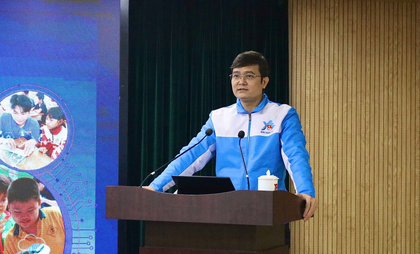 Bí thư thứ nhất T.Ư Đoàn Bùi Quang Huy trình bày chuyên đề về Chương trình hành động của Đoàn TNCS Hồ Chí Minh thực hiện Nghị quyết số 57. Bí thư thứ nhất T.Ư Đoàn Bùi Quang Huy trình bày chuyên đề về Chương trình hành động của Đoàn TNCS Hồ Chí Minh thực hiện Nghị quyết số 57.