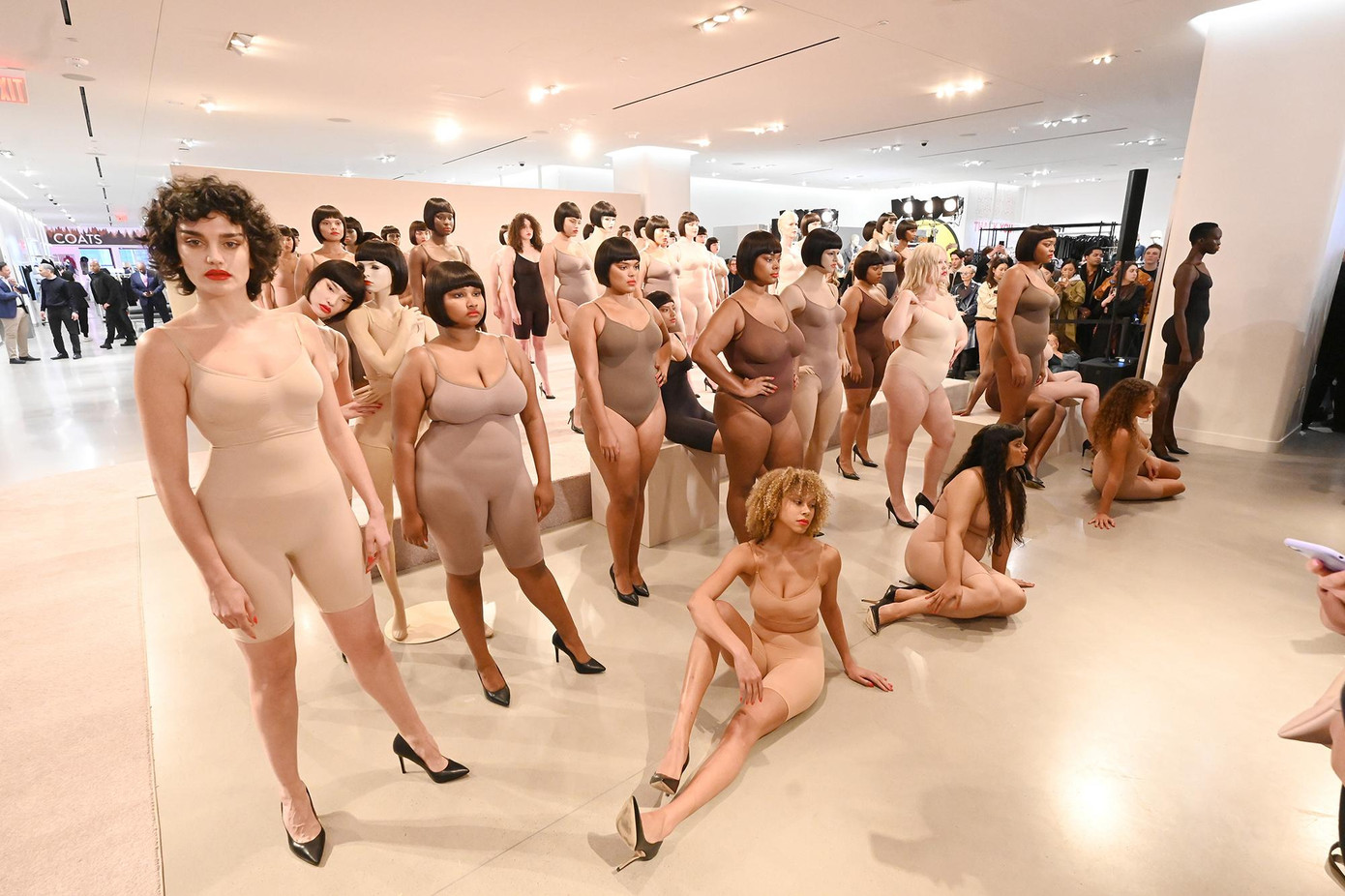 Sau 4 năm ra mắt, Skims trở thành thương hiệu tỷ USD.