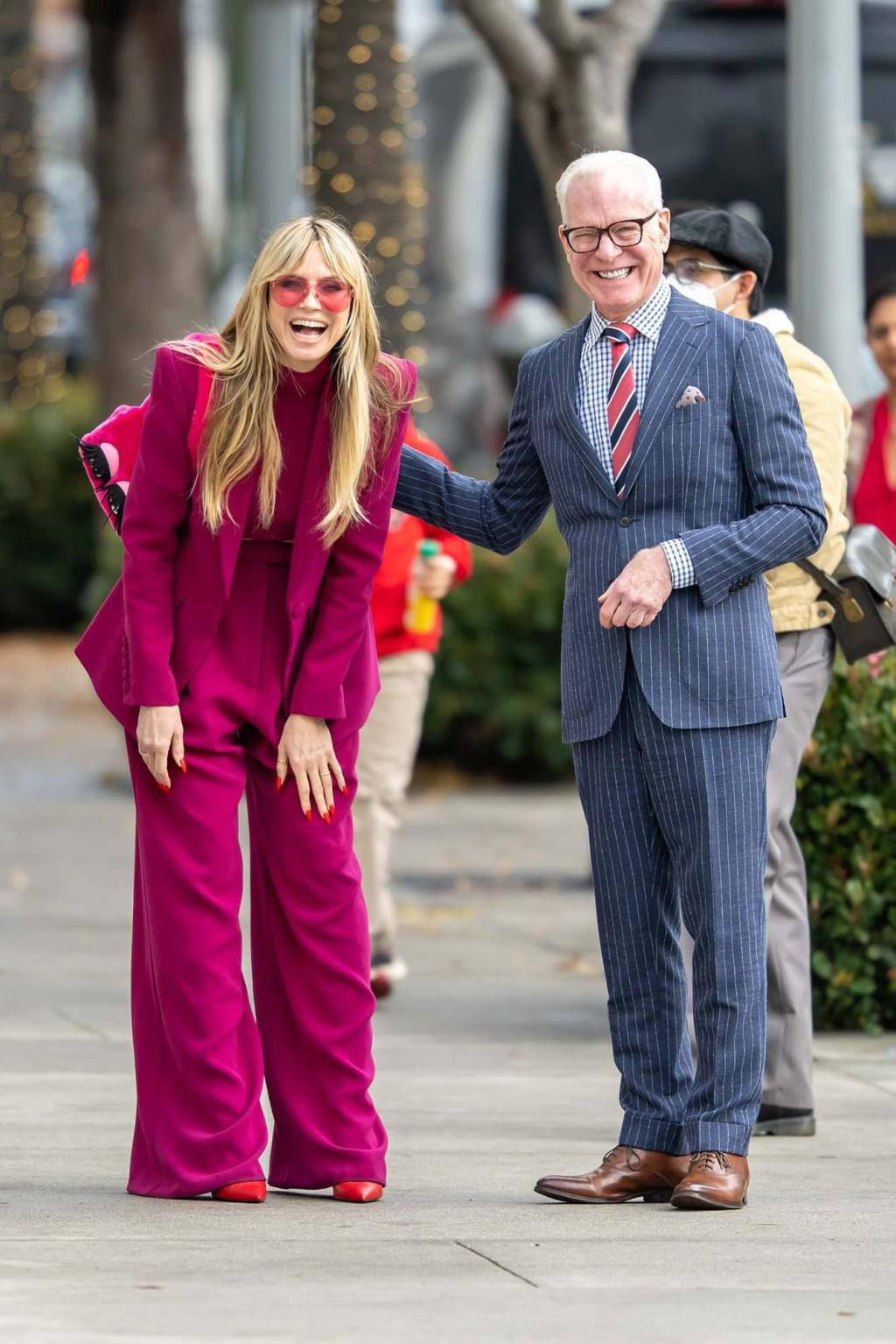 Siêu mẫu Heidi Klum và Tim Gunn tái ngộ trên đường phố Los Angeles.