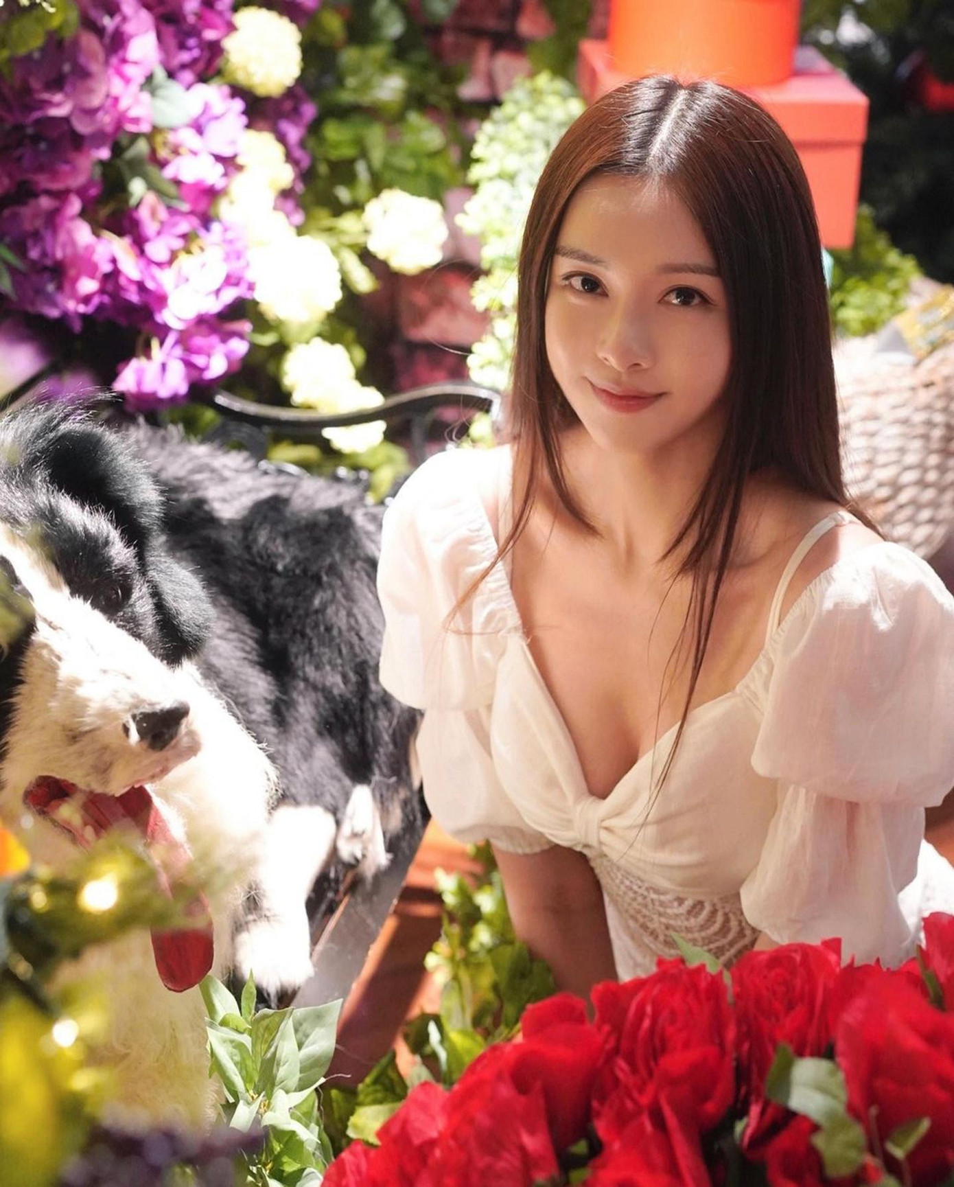 Lý Nguyên Linh (tên tiếng Anh: Cathryn Lee) sinh năm 1989, là người mẫu, nghệ sĩ piano, vũ công ballet kiêm diễn viên nổi tiếng Malaysia.