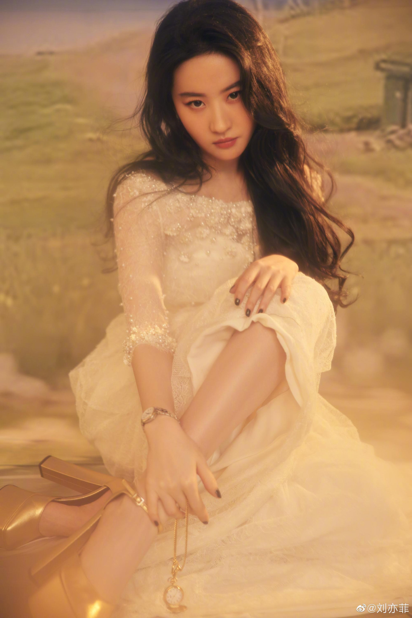 So với đóng phim, Lưu Diệc Phi gặt hái được nhiều thành công hơn từ các hợp đồng quảng cáo, đại diện thương hiệu.