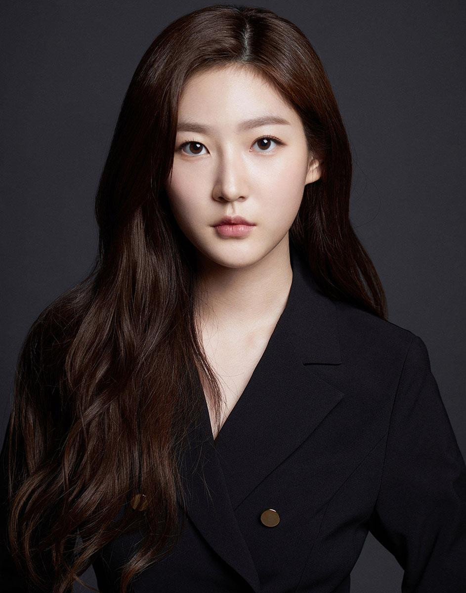 11. Kim Sae Ron (SN 2000) là nữ diễn viên Hàn Quốc trưởng thành từ sao nhí. Cô bắt đầu sự nghiệp diễn xuất khi mới 9 tuổi và nổi tiếng qua các bộ phim “A Brand New Life” và “The Man From Nowhere”. Trong sự nghiệp của mình, cô từng nhận được 12 giải thưởng về diễn xuất. 11. Kim Sae Ron (SN 2000) là nữ diễn viên Hàn Quốc trưởng thành từ sao nhí. Cô bắt đầu sự nghiệp diễn xuất khi mới 9 tuổi và nổi tiếng qua các bộ phim “A Brand New Life” và “The Man From Nowhere”. Trong sự nghiệp của mình, cô từng nhận được 12 giải thưởng về diễn xuất.