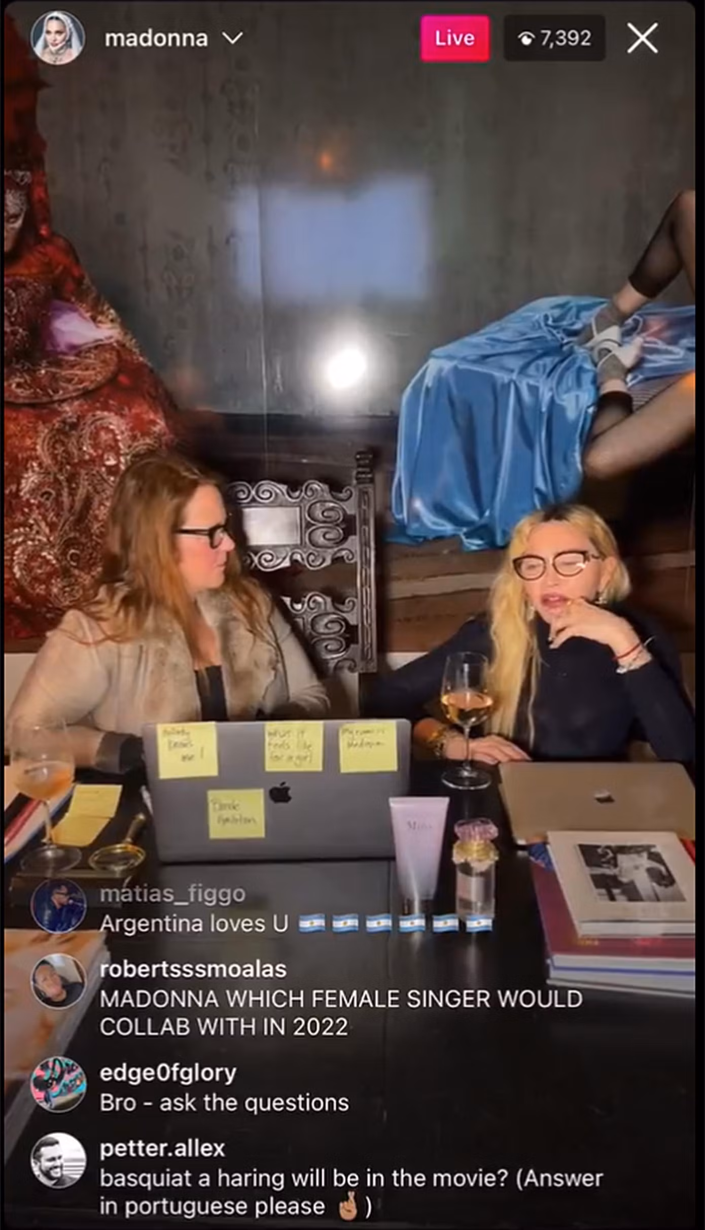 Madonna trong buổi livestream trên Instagram mới đây.