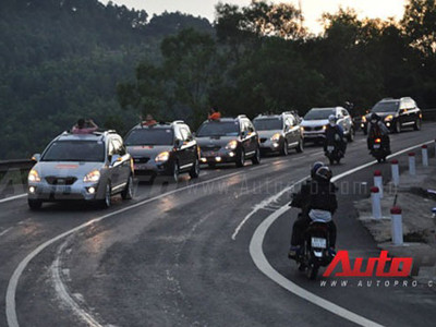 Lái xe lên, xuống dốc là một kỹ năng thiết yếu cho mỗi tay lái. Nắm vững các kỹ thuật lái lên, xuống dốc giúp bạn an toàn hơn trên mọi cung đường đi qua 