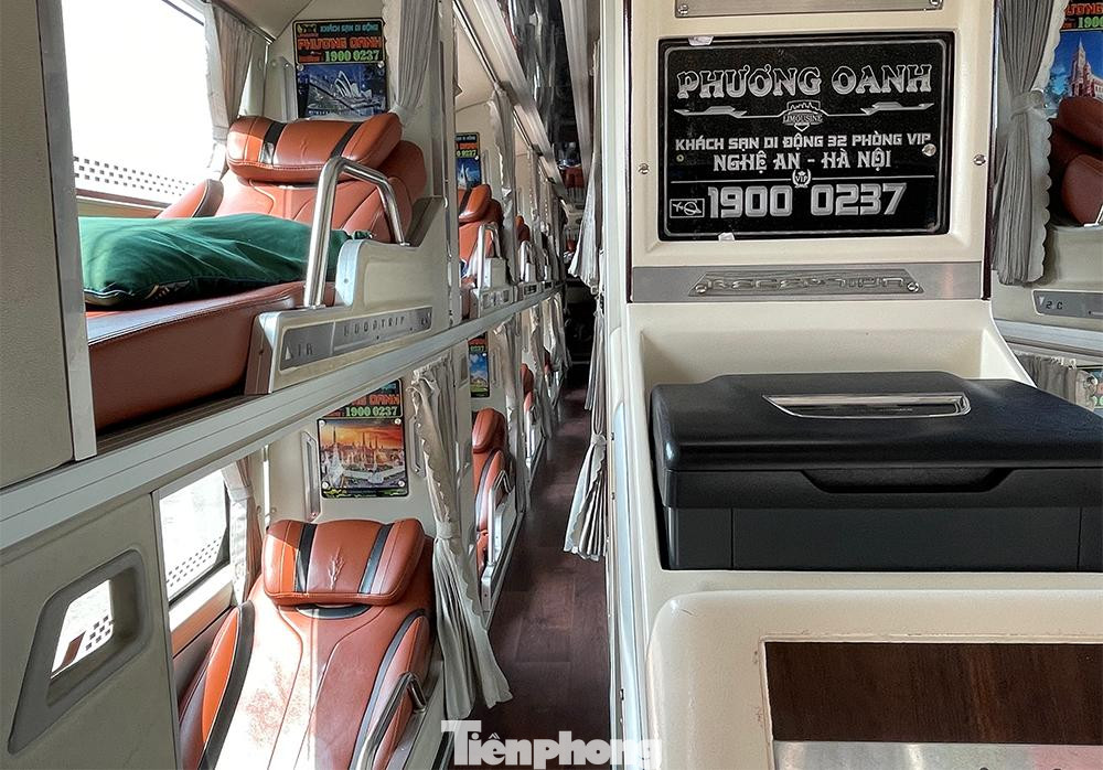 Đến giờ xuất bến, nhưng nhà xe tuyến Hà Nội-Nghệ An này vẫn chưa có nổi một hành khách.