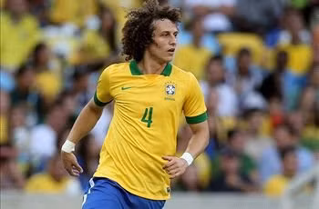 Luiz trong màu áo đội tuyển Brazil