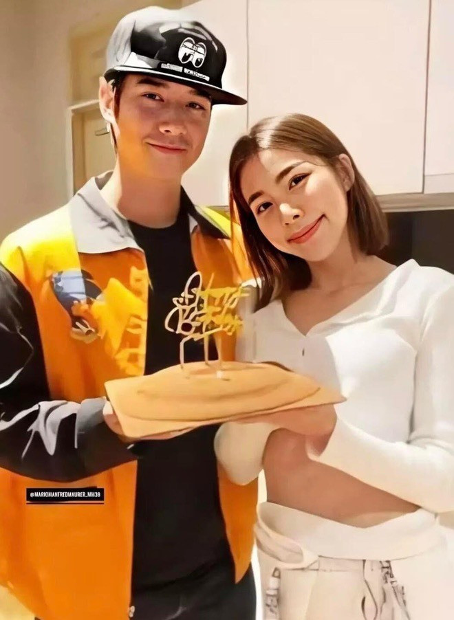 Trải qua 8 năm bên nhau, với Maurer, Junpitakchai là người con gái duy nhất trong lòng anh. Tài tử sinh năm 1988 cảm thấy may mắn vì trong suốt thời gian qua, anh luôn có người thấu hiểu, đồng cảm ở cạnh. Dù có nhiều người chỉ trích, chê bai Junpitakchai, Maurer không bận tâm.