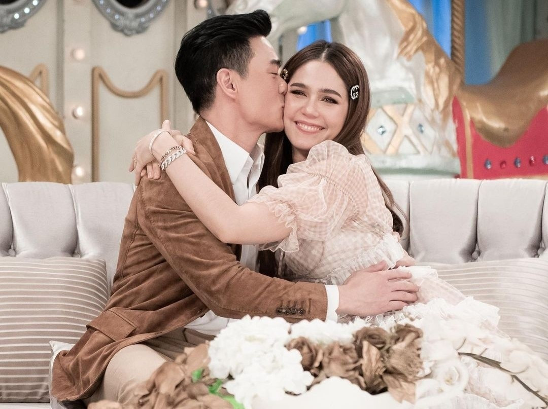 Chompoo Araya và chồng doanh nhân. Chompoo Araya và chồng doanh nhân.