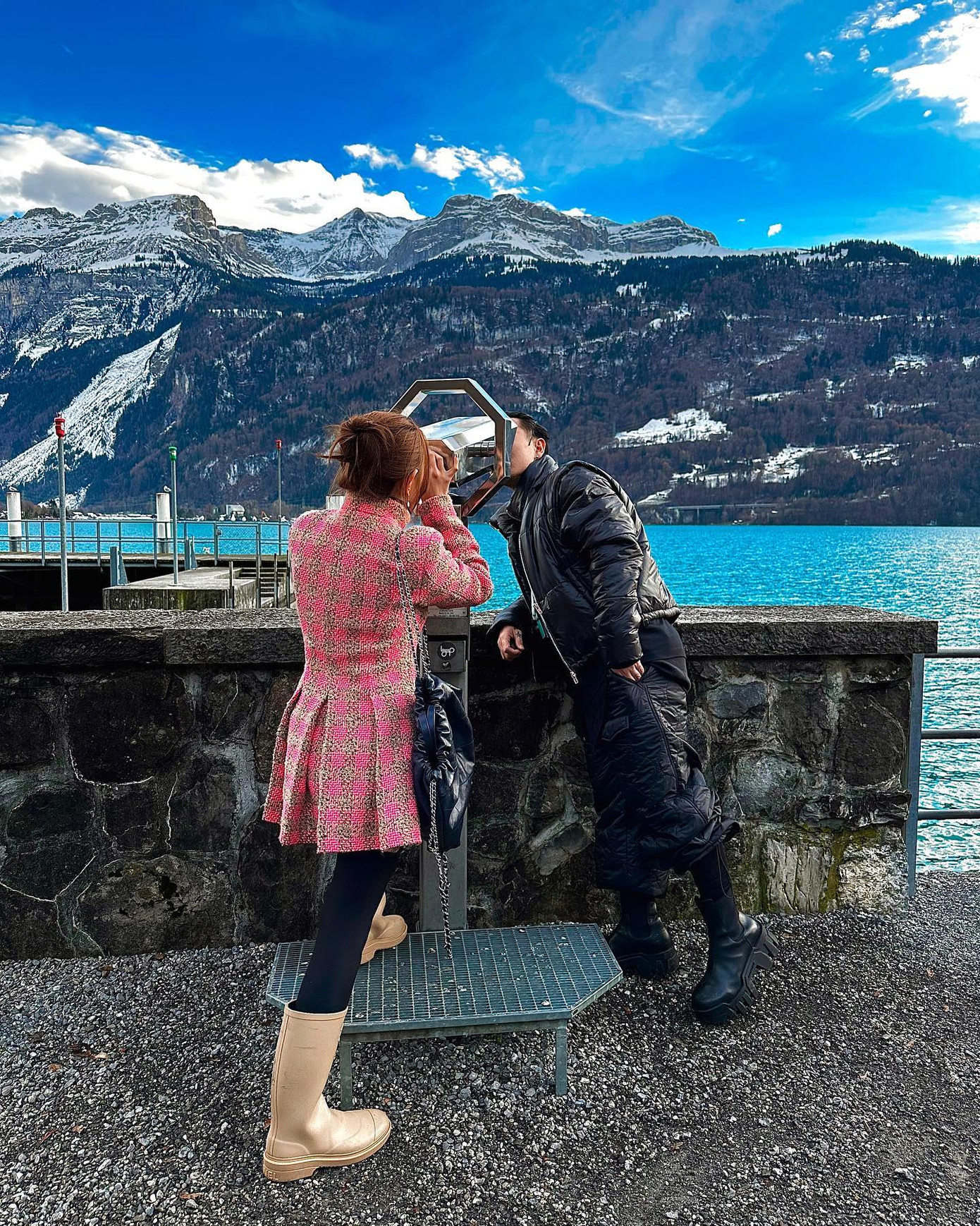 Châu Bùi và Binz mới có chuyến du lịch ở châu Âu, sau khi Binz tổ chức show ca nhạc The Kosmik. Đây cũng là dịp đầu tiên cả hai công khai sau hơn 2 năm yêu. Châu Bùi và Binz mới có chuyến du lịch ở châu Âu, sau khi Binz tổ chức show ca nhạc The Kosmik. Đây cũng là dịp đầu tiên cả hai công khai sau hơn 2 năm yêu.