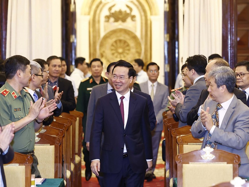 Sáng 6/4, tại Hà Nội, Chủ tịch nước Võ Văn Thưởng, Trưởng Ban Chỉ đạo, dự và phát biểu chỉ đạo Hội nghị Tổng kết 10 năm thực hiện Nghị quyết Trung ương 8 khóa XI về “Chiến lược bảo vệ Tổ quốc trong tình hình mới” do Ban Cán sự Đảng Bộ Ngoại giao tổ chức. (Ảnh: Thống Nhất/TTXVN). Sáng 6/4, tại Hà Nội, Chủ tịch nước Võ Văn Thưởng, Trưởng Ban Chỉ đạo, dự và phát biểu chỉ đạo Hội nghị Tổng kết 10 năm thực hiện Nghị quyết Trung ương 8 khóa XI về “Chiến lược bảo vệ Tổ quốc trong tình hình mới” do Ban Cán sự Đảng Bộ Ngoại giao tổ chức. (Ảnh: Thống Nhất/TTXVN).