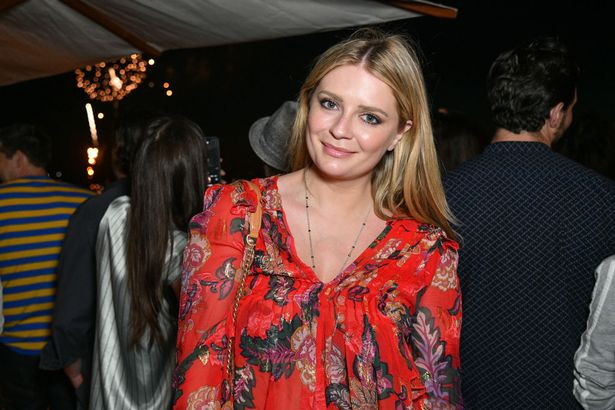 Diễn viên Mischa Barton. Diễn viên Mischa Barton.