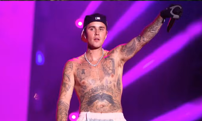 Justin Bieber hủy show vì sức khỏe. Justin Bieber hủy show vì sức khỏe.