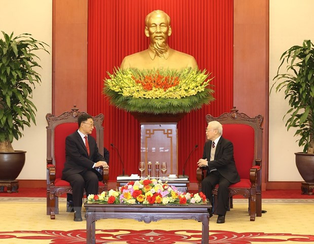 Tổng Bí thư Nguyễn Phú Trọng tiếp ông Lưu Ninh - Bí thư Đảng ủy Khu tự trị dân tộc Choang Quảng Tây, Trung Quốc. (Ảnh: Trí Dũng/TTXVN)