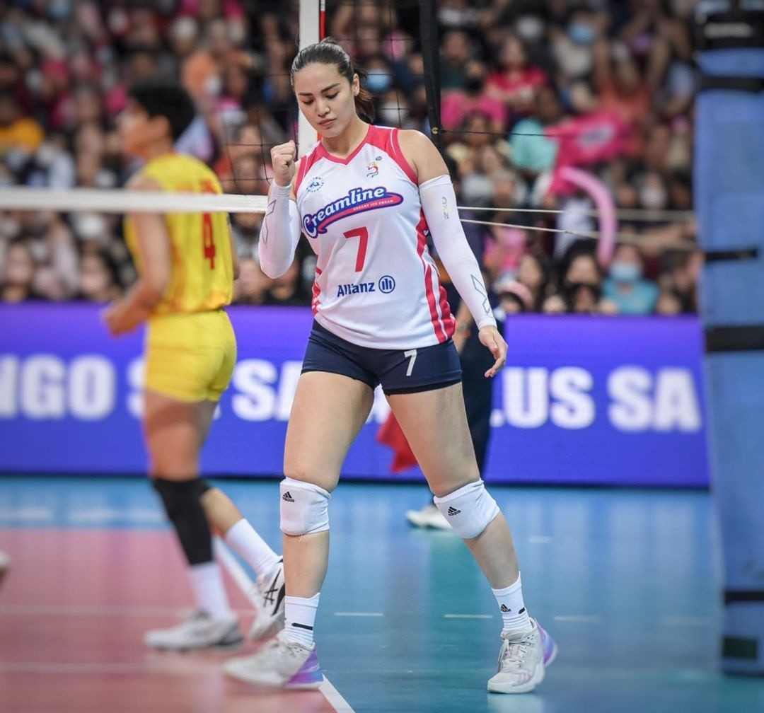 Ngày 28/4, Bolasports đưa tin người đẹp Michele Gumabao có mặt ở thủ đô Phnôm Pênh (Campuchia) để tham dự SEA Games 32. Theo thông tin, Gumabao là thành viên của đội bóng chuyền nữ quốc gia Philippines. Ngày 28/4, Bolasports đưa tin người đẹp Michele Gumabao có mặt ở thủ đô Phnôm Pênh (Campuchia) để tham dự SEA Games 32. Theo thông tin, Gumabao là thành viên của đội bóng chuyền nữ quốc gia Philippines.