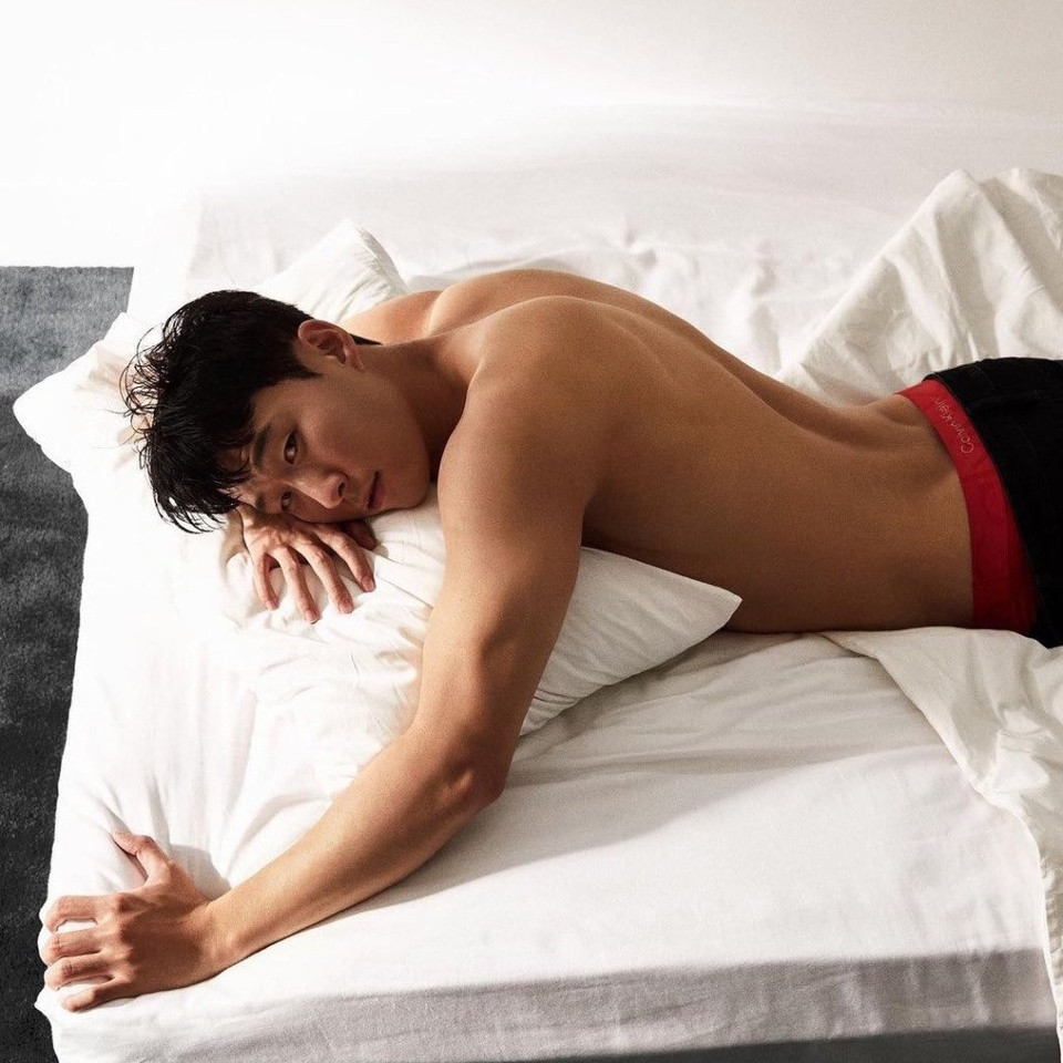 Ngoài khả năng chuyên môn, Seung Min là người mẫu được nhiều nhãn hàng săn đón. Anh từng hợp tác với vị trí người mẫu, gương mặt đại diện cho nhiều thương hiệu như Burberry, Gentle Monster. Theo thống kê năm 2022, khối tài sản của Son Heung Min được ước tính khoảng 60 triệu USD. Ngoài khả năng chuyên môn, Seung Min là người mẫu được nhiều nhãn hàng săn đón. Anh từng hợp tác với vị trí người mẫu, gương mặt đại diện cho nhiều thương hiệu như Burberry, Gentle Monster. Theo thống kê năm 2022, khối tài sản của Son Heung Min được ước tính khoảng 60 triệu USD.