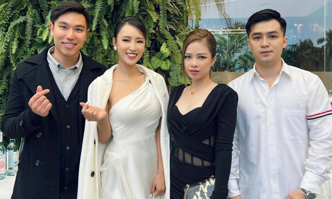 Ca sĩ Hoàng Yến diện đồ gợi cảm tới đám cưới của Hà Lê - Gia Linh. Hà Lê cho biết vì điều kiện địa lý, anh không thể mời hết bạn bè. Anh chủ yếu mời những người anh em thân thiết, có giao tình.