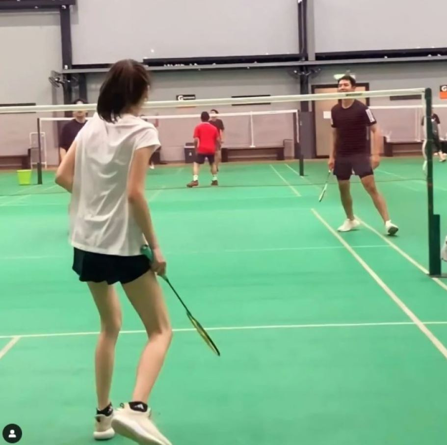 Vóc dáng thon gọn của Baifern. Vóc dáng thon gọn của Baifern.