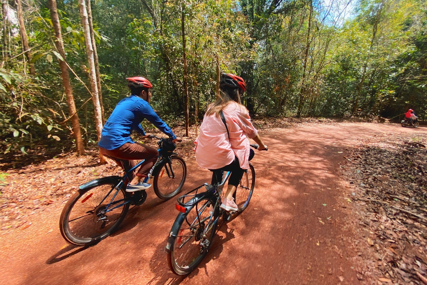 Du khách đến rừng Mã Đà, hồ Trị An trải nghiệm thiên nhiên nguyên sơ. Ảnh: Nguyễn Hoàn Hảo. Du khách đến rừng Mã Đà, hồ Trị An trải nghiệm thiên nhiên nguyên sơ. Ảnh: Nguyễn Hoàn Hảo.
