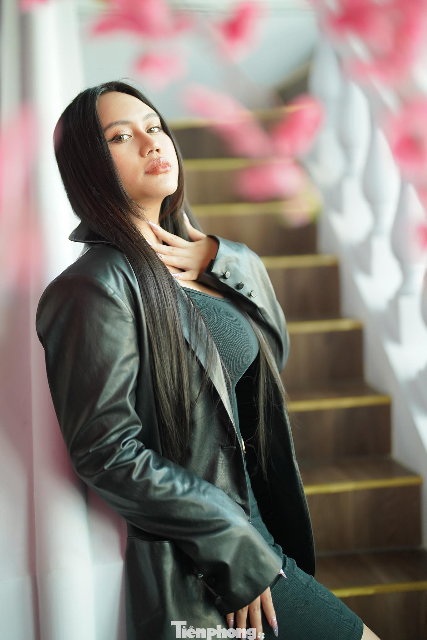 Khán giả nhận xét Sofia thừa hưởng giọng ca khỏe khoắn từ mẹ. Nữ ca sĩ 23 tuổi có giọng hát nội lực, căng tràn với chất giọng khàn đặc trưng. Ngày trước, Sofia theo đuổi dòng nhạc ballad. Hiện tại, cô bẻ ngoặt sang hướng hát Rnb/Hiphop theo sự hướng dẫn, chỉ bảo của Châu Đăng Khoa.