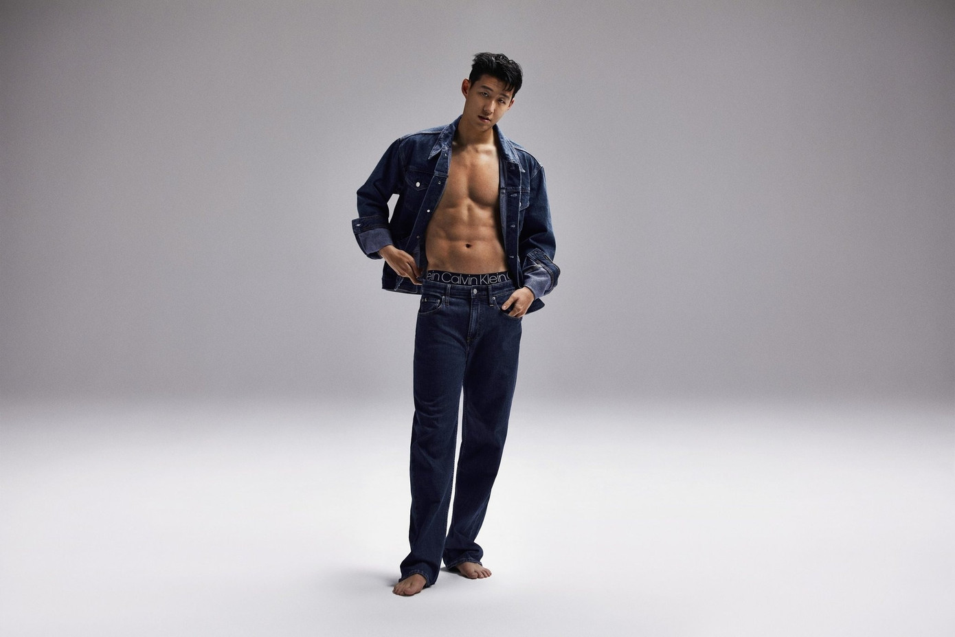 Tại CLB Tottenham Hotspur, Son Heung Min là cầu thủ được trả lương cao nhất, bên cạnh Harry Kane. Son Heung Min nhận hơn 242.000 USD (khoảng 6 tỷ đồng) mỗi tuần. Với khối tài sản khổng lồ, nam cầu thủ có nhiều món đồ xa xỉ và không ngại đầu tư khoản tiền lớn để có bộ sưu tập xe sang. Tại CLB Tottenham Hotspur, Son Heung Min là cầu thủ được trả lương cao nhất, bên cạnh Harry Kane. Son Heung Min nhận hơn 242.000 USD (khoảng 6 tỷ đồng) mỗi tuần. Với khối tài sản khổng lồ, nam cầu thủ có nhiều món đồ xa xỉ và không ngại đầu tư khoản tiền lớn để có bộ sưu tập xe sang.