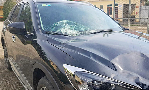 Cảnh sát kiểm tra hàng loạt xe, truy bắt tài xế tông chết người ảnh 1