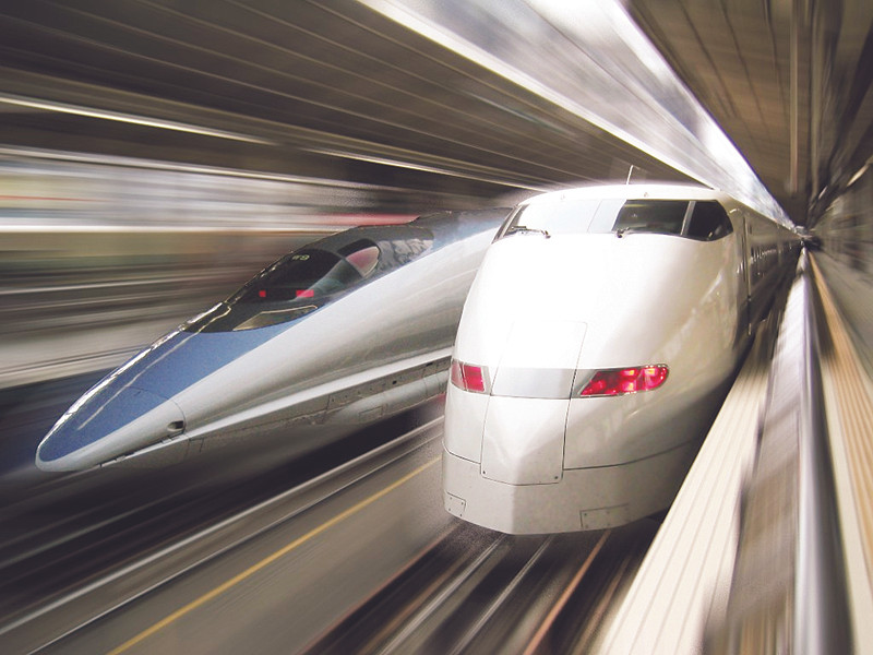 Mô hình tàu cao tốc của nước ngoài. Ảnh: T.L. Mô hình tàu cao tốc của nước ngoài. Ảnh: T.L