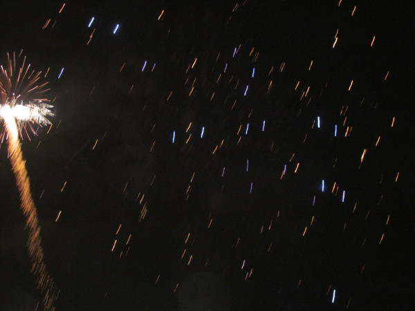 Huyền ảo như là sao băng.