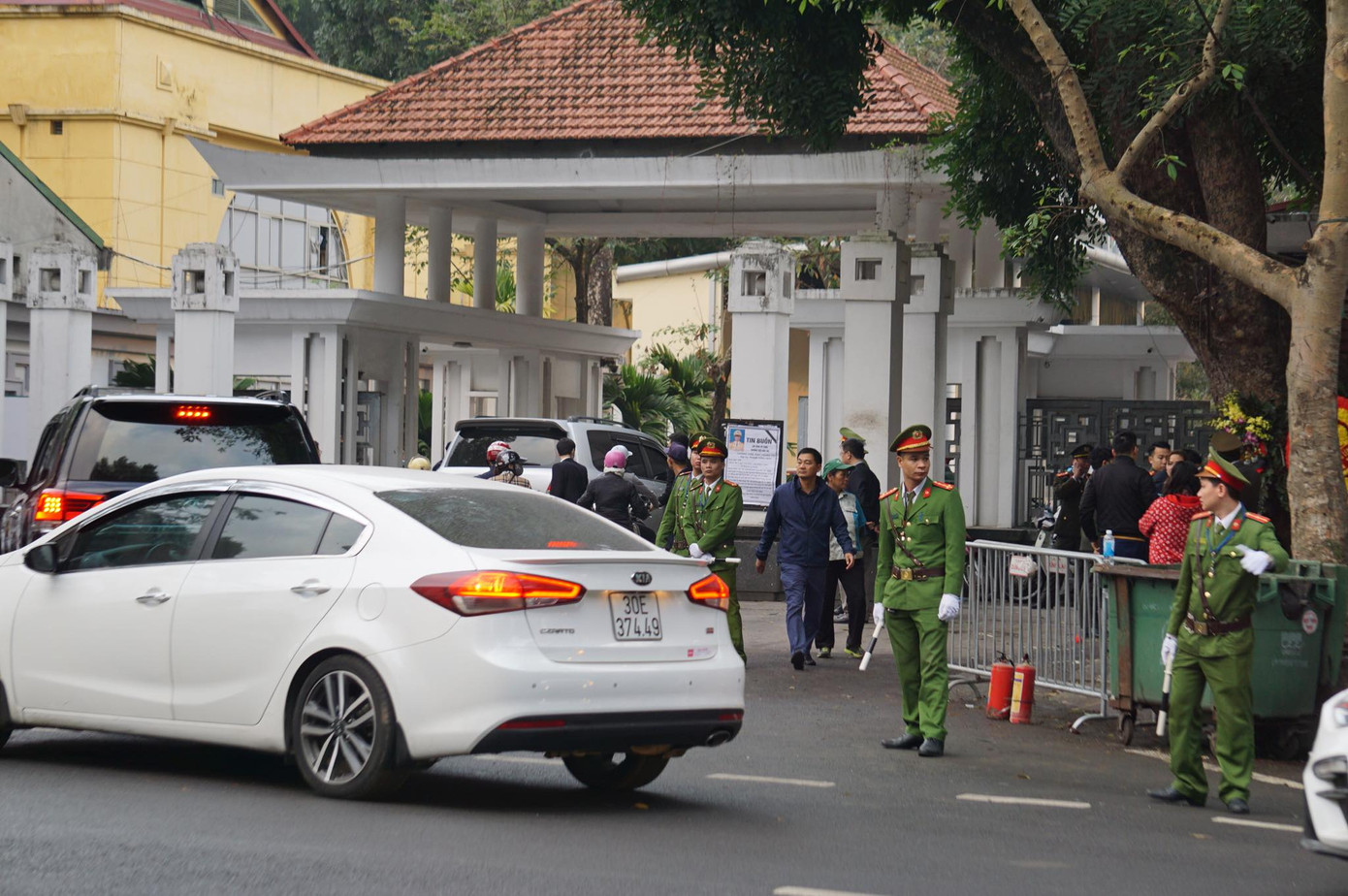 Tiễn biệt 3 liệt sĩ công an hy sinh ở Đồng Tâm ảnh 36