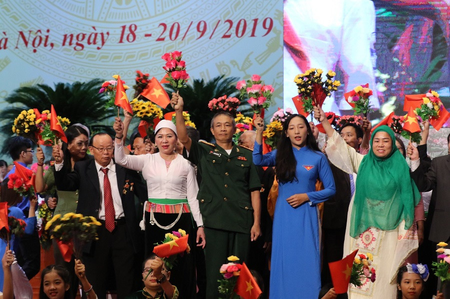 Thủ tướng: Mặt trận phải là nơi tin cậy để người dân tố giác tham nhũng ảnh 1