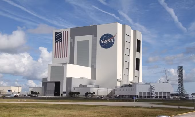 Bên trong cơ sở sản xuất tên lửa bí mật của NASA ảnh 1