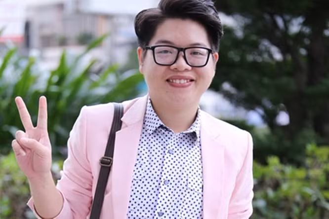 Sau “đập mặt đi xây lại”, Đức Phúc đi hát ở sân khấu Trống Đồng ảnh 2