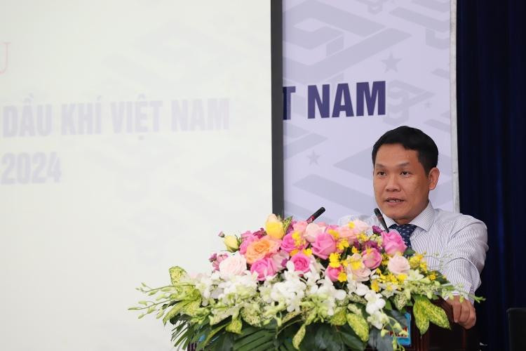 Ông Phan Minh Quốc Bình - Bí thư Đảng ủy, Hiệu trưởng trường ĐH Dầu khí Việt Nam phát biểu chỉ đạo tại Đại hội.