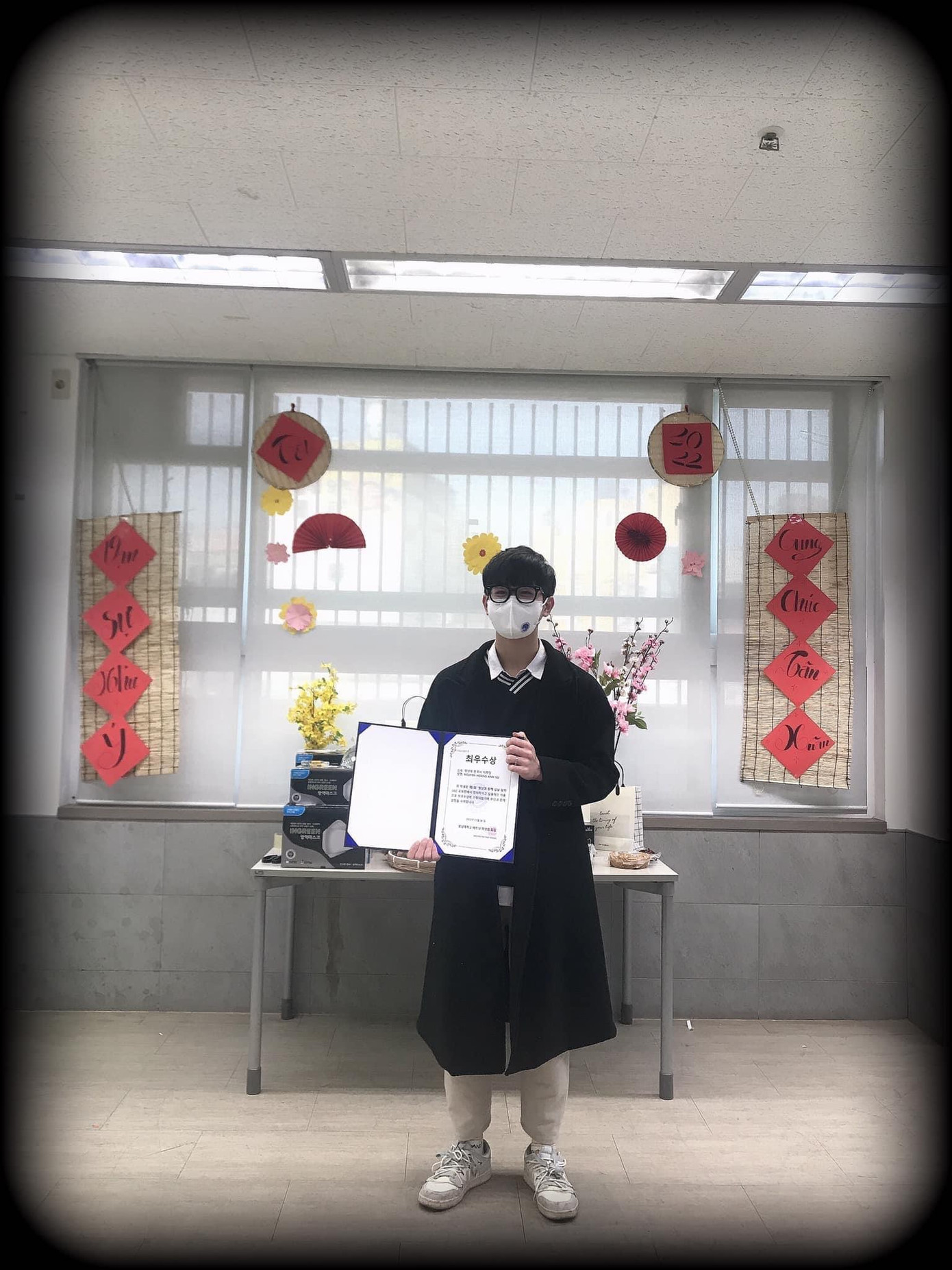 Anh Vũ đoạt giải Nhất và tham gia buổi lễ trao giải của "Cuộc thi làm video về cuộc sống của du học sinh" do Hội Người Việt Nam tổ chức. Anh Vũ đoạt giải Nhất và tham gia buổi lễ trao giải của "Cuộc thi làm video về cuộc sống của du học sinh" do Hội Người Việt Nam tổ chức.