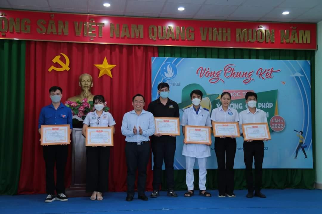 Những ý tưởng xuất sắc được vinh danh trong cuộc thi. Những ý tưởng xuất sắc được vinh danh trong cuộc thi.