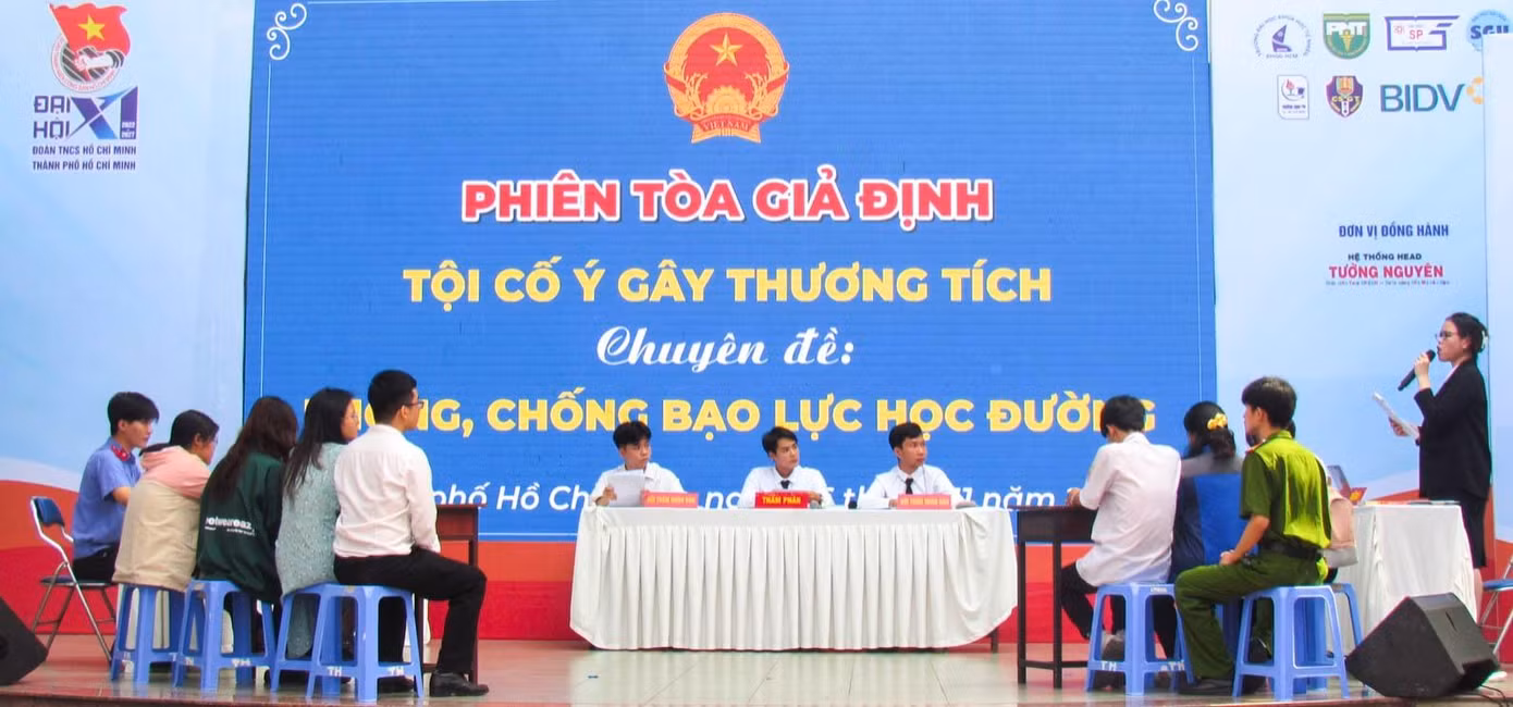 Phiên tòa giả định đã được tổ chức trong ngày hội. (Ảnh: TLTĐ)